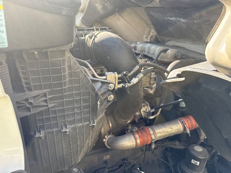 Day Cab Tractor-Heavy Duty Tractors-Freightliner-2020-T12664ST-Homewood-AL-647,395\n\t\tmiles-$ 29,750 - Image 15