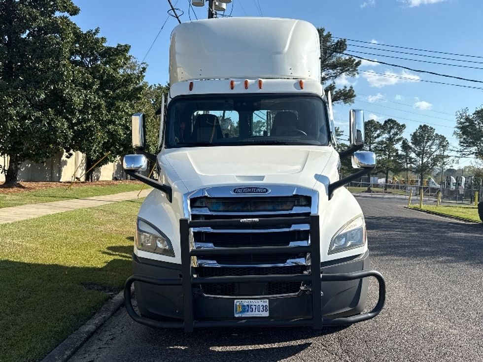 Day Cab Tractor-Heavy Duty Tractors-Freightliner-2020-T12664ST-Homewood-AL-647,395\n\t\tmiles-$ 29,750 - Image 2