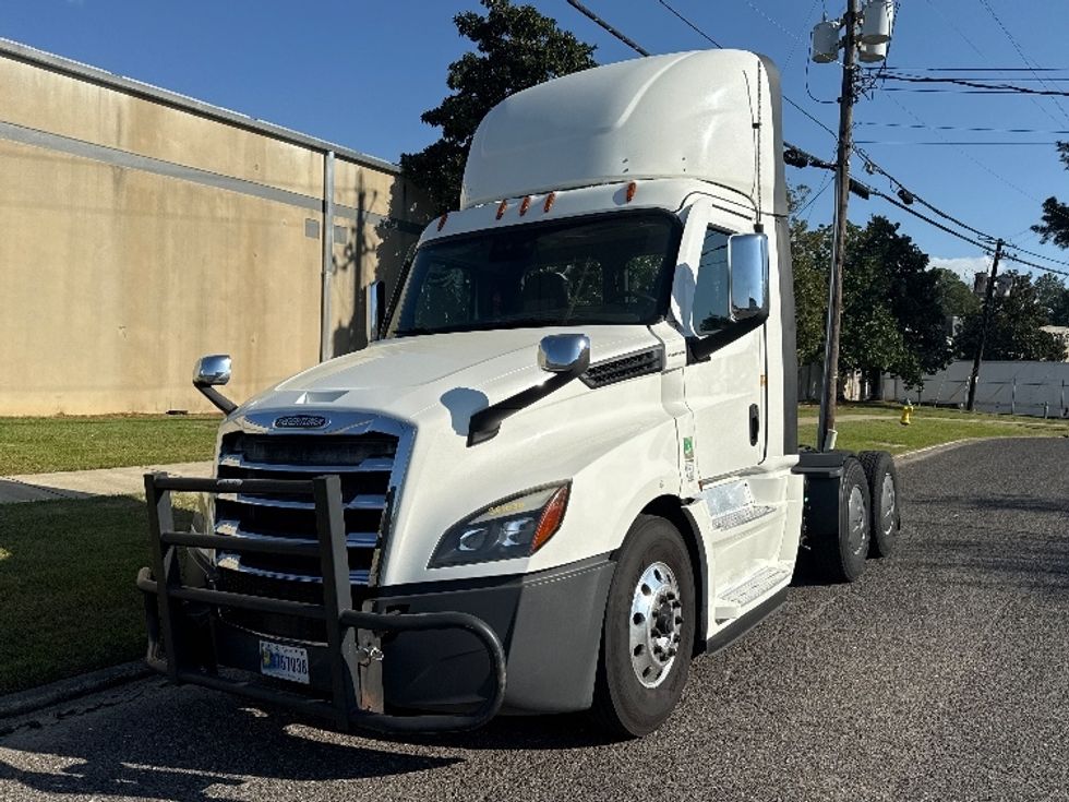 Day Cab Tractor-Heavy Duty Tractors-Freightliner-2020-T12664ST-Homewood-AL-647,395\n\t\tmiles-$ 29,750 - Image 3