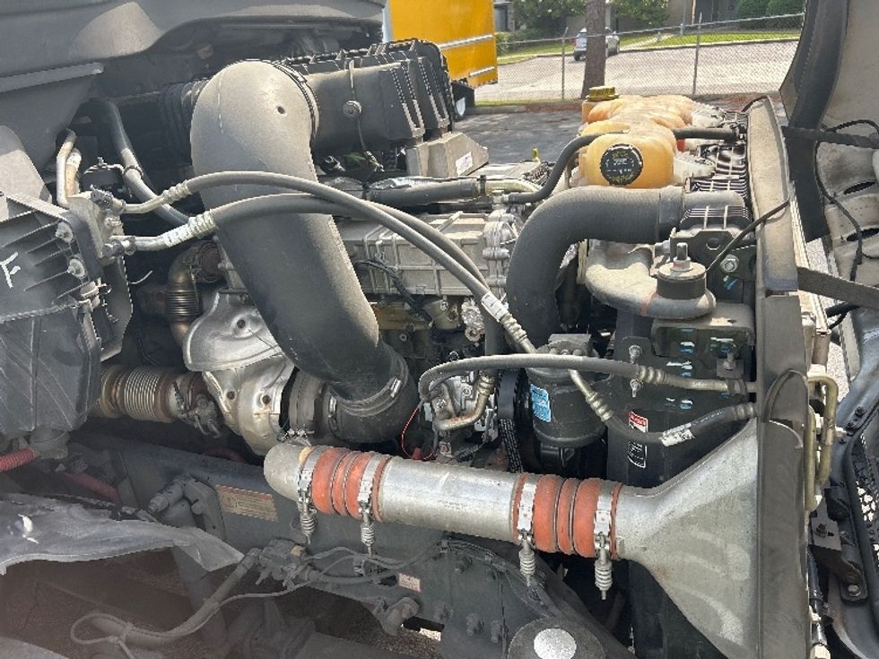 Day Cab Tractor-Heavy Duty Tractors-Freightliner-2020-T12664ST-Homewood-AL-656,810\n\t\tmiles-$ 30,750 - Image 14