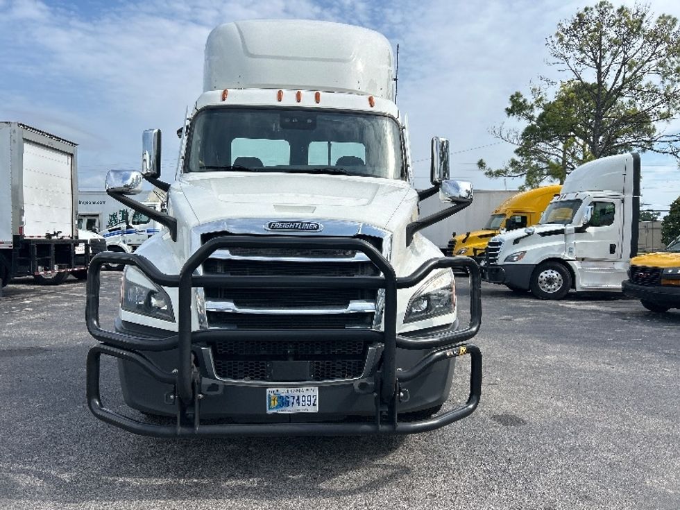 Day Cab Tractor-Heavy Duty Tractors-Freightliner-2020-T12664ST-Homewood-AL-656,810\n\t\tmiles-$ 30,750 - Image 2