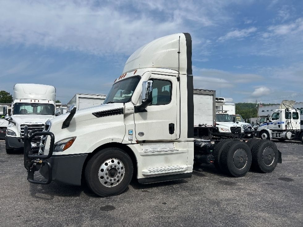 Day Cab Tractor-Heavy Duty Tractors-Freightliner-2020-T12664ST-Homewood-AL-656,810\n\t\tmiles-$ 30,750 - Image 3