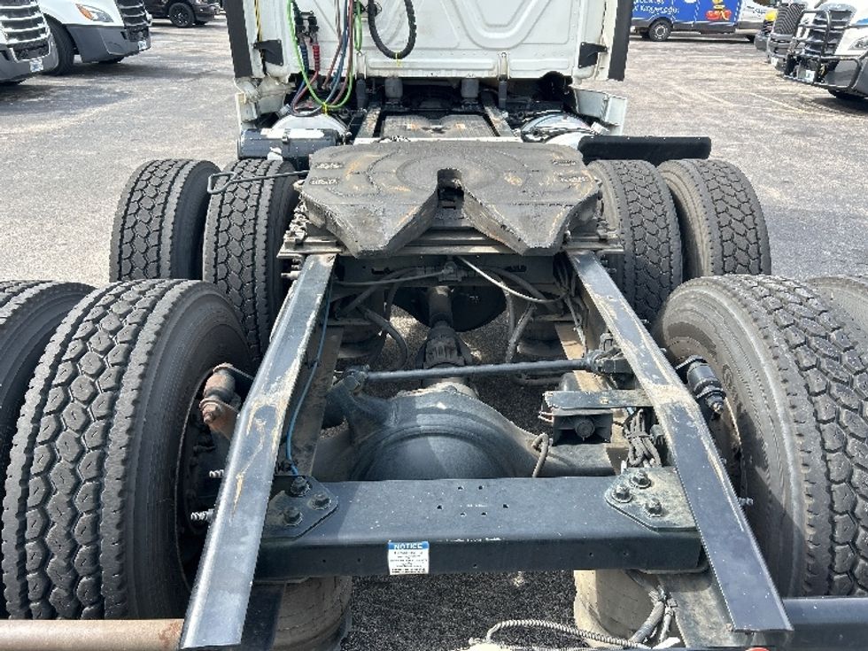 Day Cab Tractor-Heavy Duty Tractors-Freightliner-2020-T12664ST-Homewood-AL-656,810\n\t\tmiles-$ 30,750 - Image 6