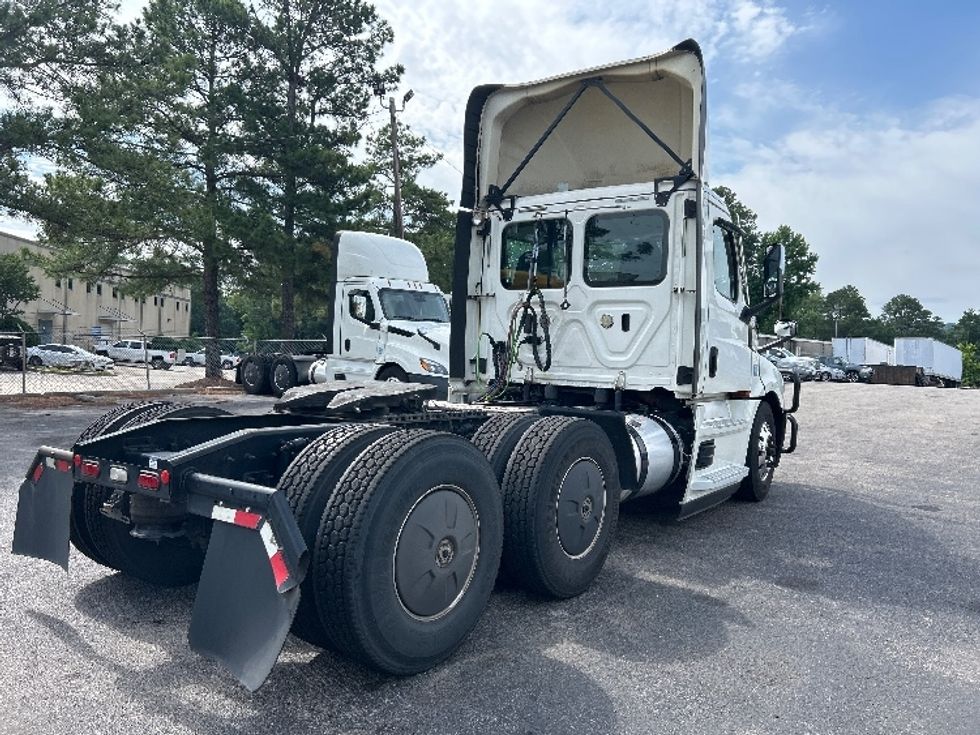 Day Cab Tractor-Heavy Duty Tractors-Freightliner-2020-T12664ST-Homewood-AL-656,810\n\t\tmiles-$ 30,750 - Image 7