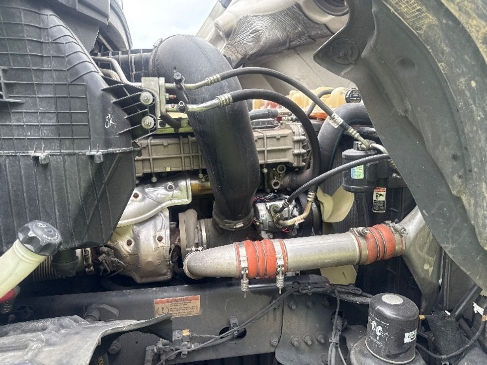 Day Cab Tractor-Heavy Duty Tractors-Freightliner-2020-T12664ST-Homewood-AL-660,727\n\t\tmiles-$ 32,500 - Image 15