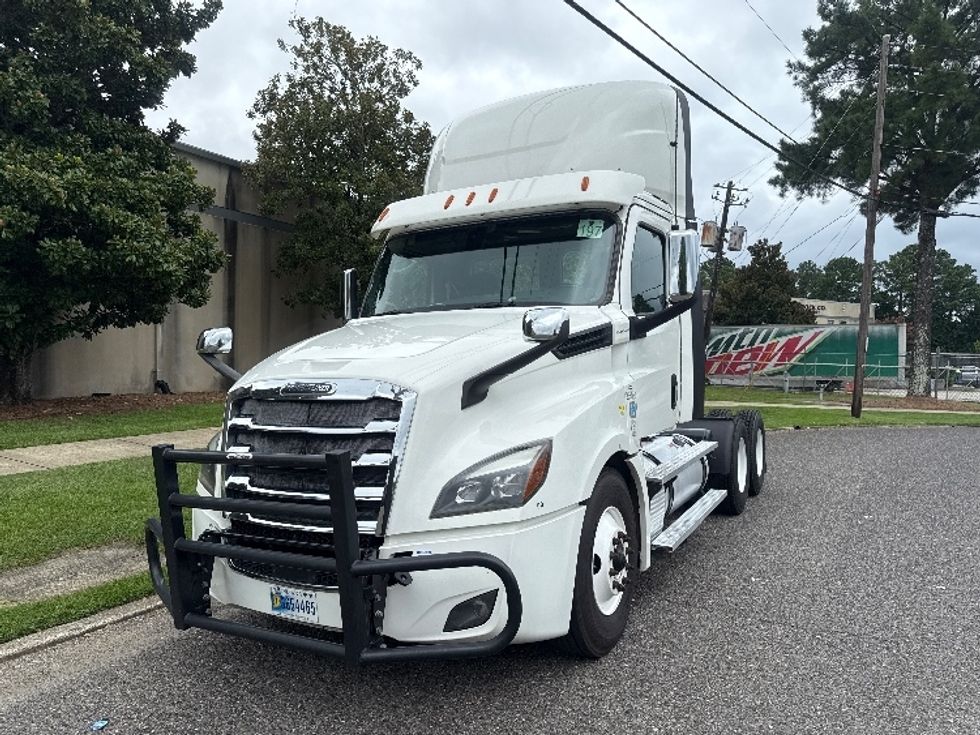 Day Cab Tractor-Heavy Duty Tractors-Freightliner-2020-T12664ST-Homewood-AL-660,727\n\t\tmiles-$ 32,500 - Image 3