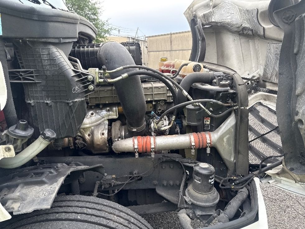 Day Cab Tractor-Heavy Duty Tractors-Freightliner-2020-T12664ST-Homewood-AL-664,154\n\t\tmiles-$ 32,250 - Image 15