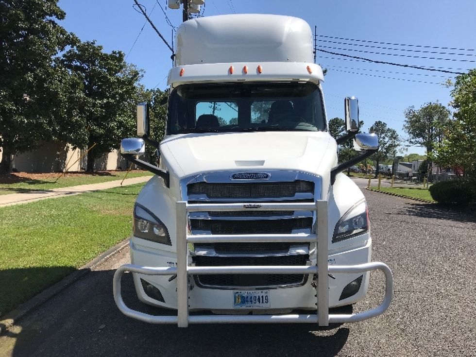 Day Cab Tractor-Heavy Duty Tractors-Freightliner-2020-T12664ST-Homewood-AL-670,782\n\t\tmiles-$ 31,500 - Image 2