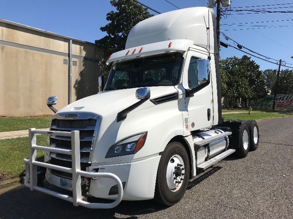Day Cab Tractor-Heavy Duty Tractors-Freightliner-2020-T12664ST-Homewood-AL-670,782\n\t\tmiles-$ 31,500 - Image 3