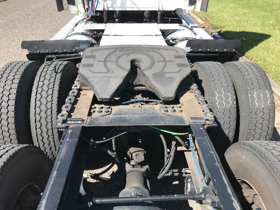 Day Cab Tractor-Heavy Duty Tractors-Freightliner-2020-T12664ST-Homewood-AL-670,782\n\t\tmiles-$ 31,500 - Image 6