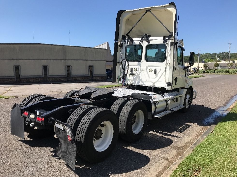 Day Cab Tractor-Heavy Duty Tractors-Freightliner-2020-T12664ST-Homewood-AL-670,782\n\t\tmiles-$ 31,500 - Image 7