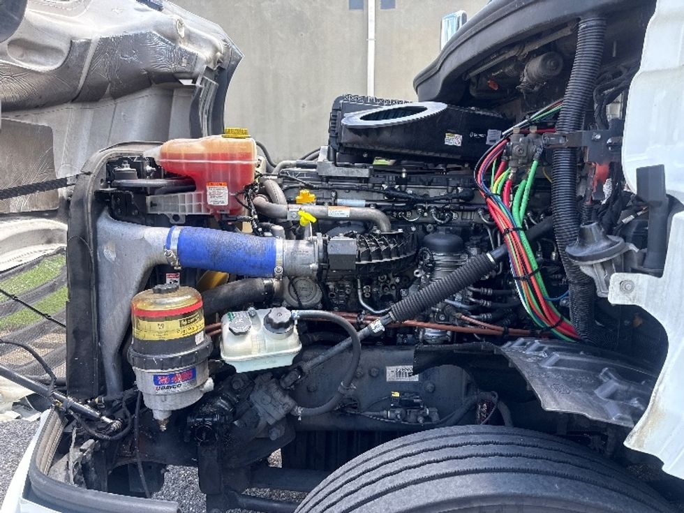 Day Cab Tractor-Heavy Duty Tractors-Freightliner-2020-T12664ST-Homewood-AL-674,954\n\t\tmiles-$ 31,250 - Image 16