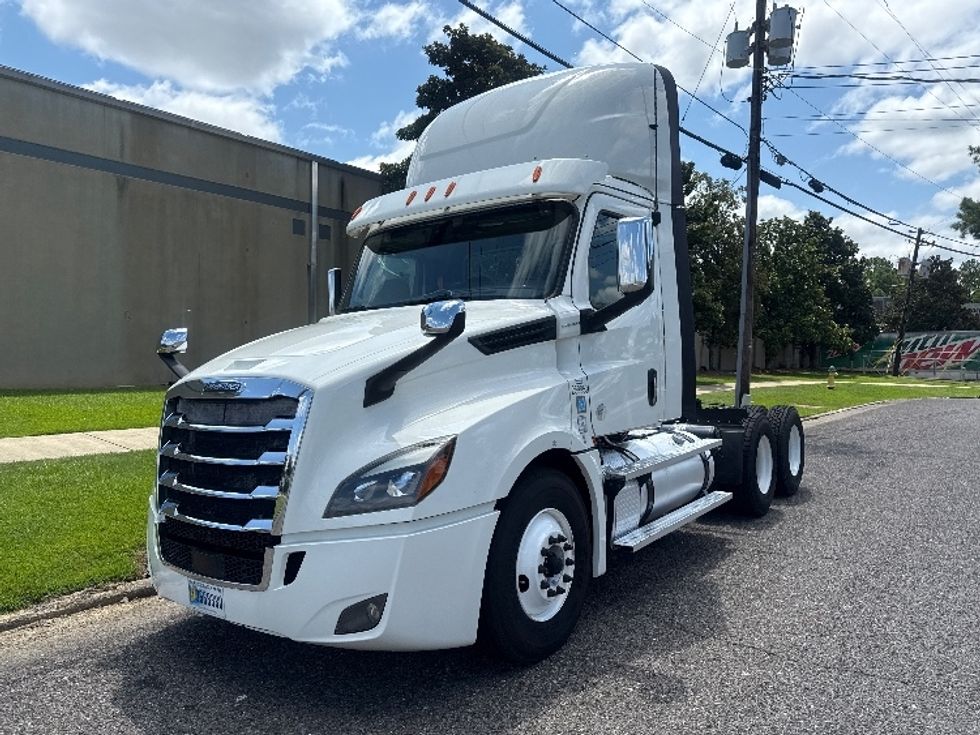 Day Cab Tractor-Heavy Duty Tractors-Freightliner-2020-T12664ST-Homewood-AL-674,954\n\t\tmiles-$ 31,250 - Image 3