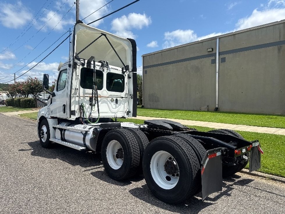 Day Cab Tractor-Heavy Duty Tractors-Freightliner-2020-T12664ST-Homewood-AL-674,954\n\t\tmiles-$ 31,250 - Image 5