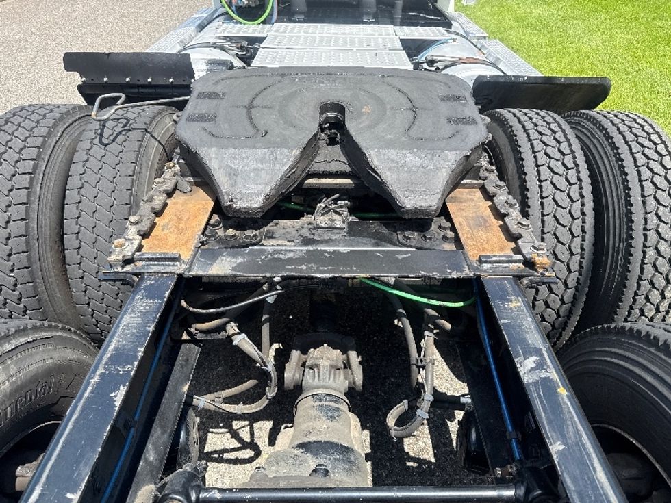 Day Cab Tractor-Heavy Duty Tractors-Freightliner-2020-T12664ST-Homewood-AL-674,954\n\t\tmiles-$ 31,250 - Image 6