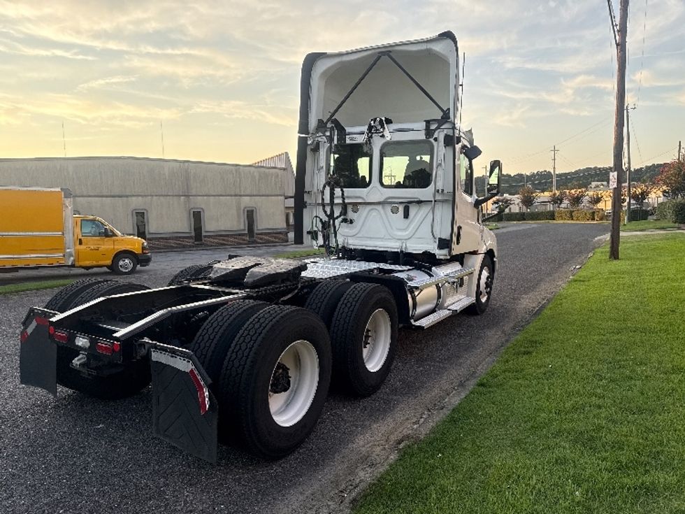 Day Cab Tractor-Heavy Duty Tractors-Freightliner-2020-T12664ST-Homewood-AL-674,954\n\t\tmiles-$ 31,250 - Image 7