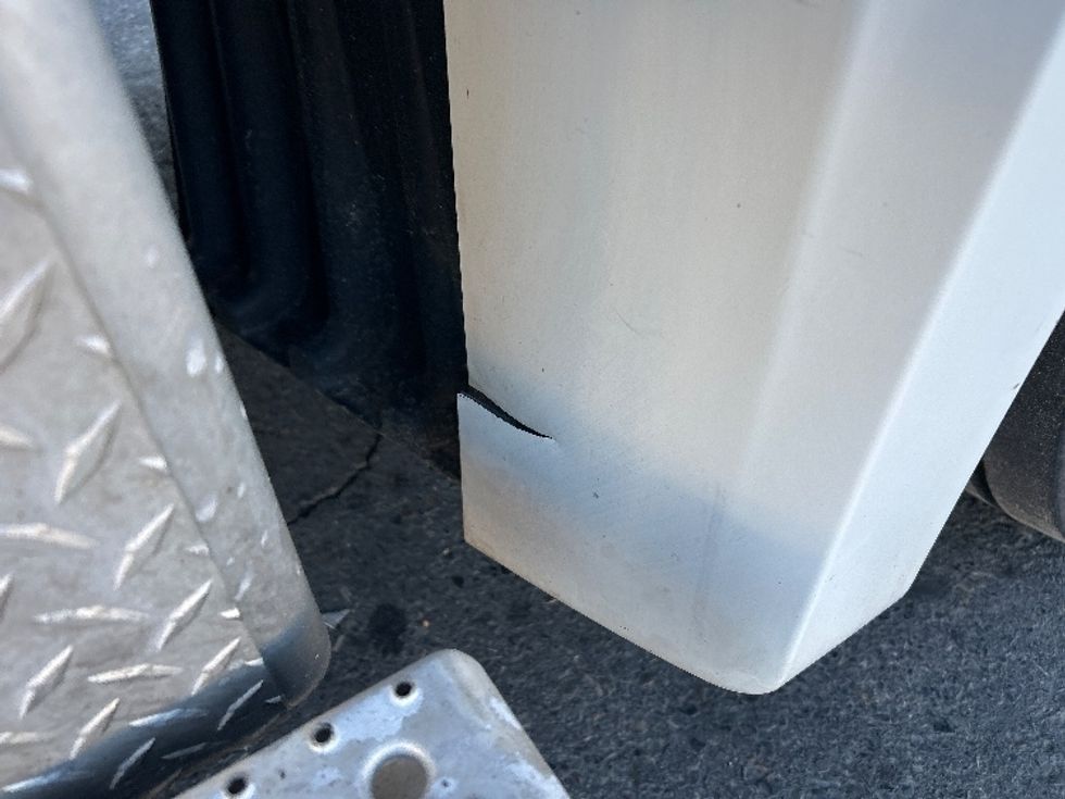 Day Cab Tractor-Heavy Duty Tractors-Freightliner-2020-T12664ST-Hot Springs-AR-295,869\n\t\tmiles-$ 59,500 - Image 18