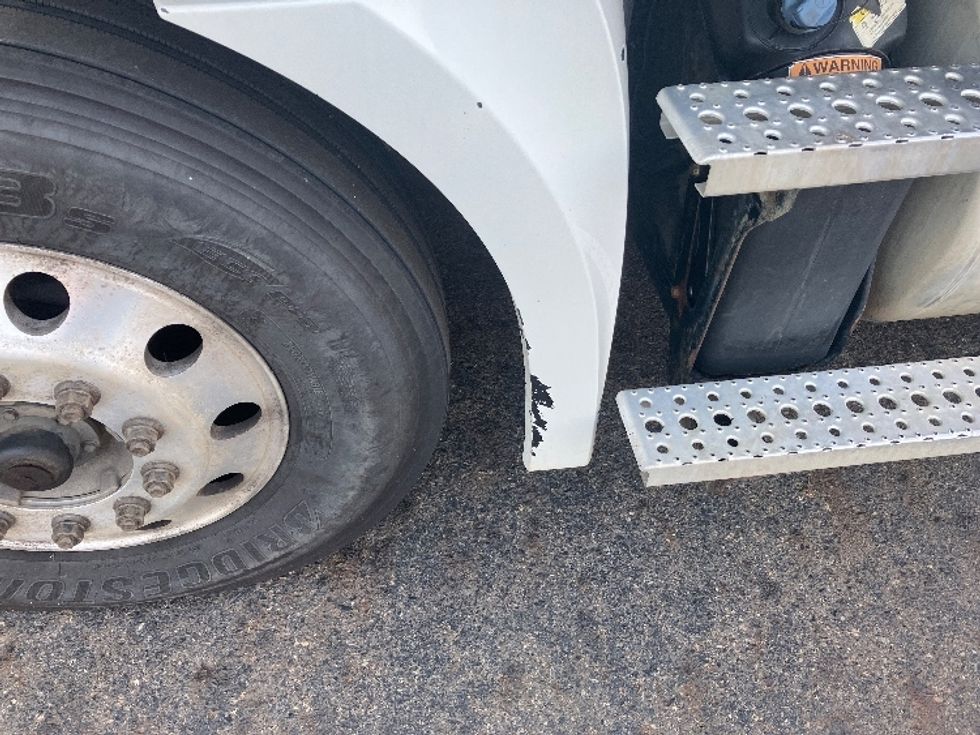 Day Cab Tractor-Heavy Duty Tractors-Freightliner-2020-T12664ST-Hot Springs-AR-432,457\n\t\tmiles-$ 14,000 - Image 19