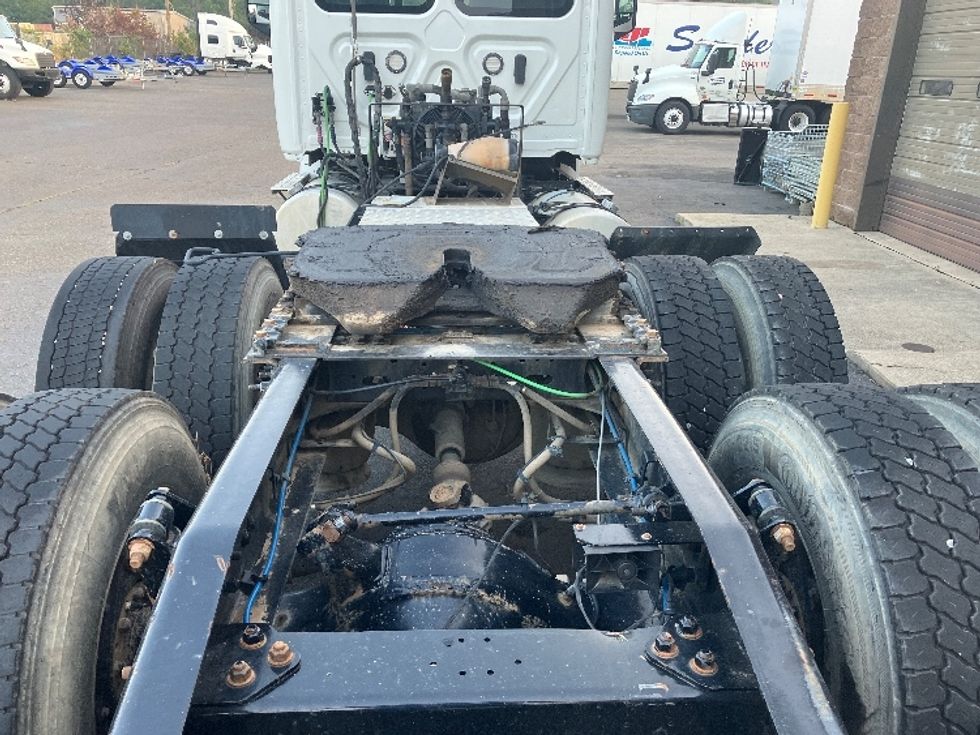 Day Cab Tractor-Heavy Duty Tractors-Freightliner-2020-T12664ST-Hot Springs-AR-432,457\n\t\tmiles-$ 14,000 - Image 6