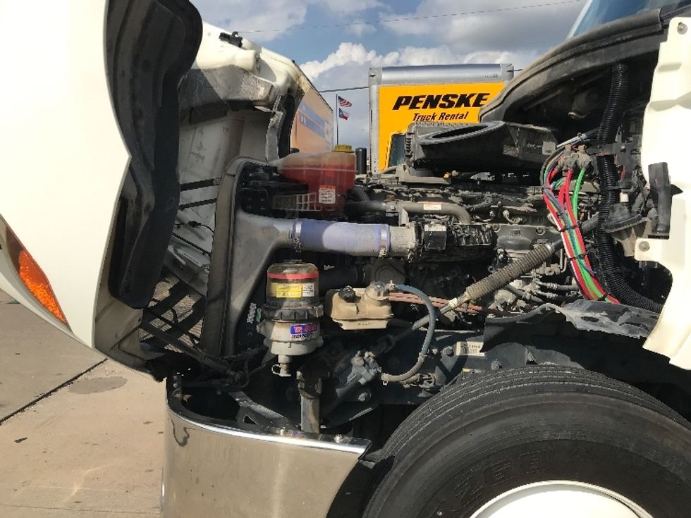 Day Cab Tractor-Heavy Duty Tractors-Freightliner-2020-T12664ST-Houston-TX-139,921\n\t\tmiles-$ 69,250 - Image 16