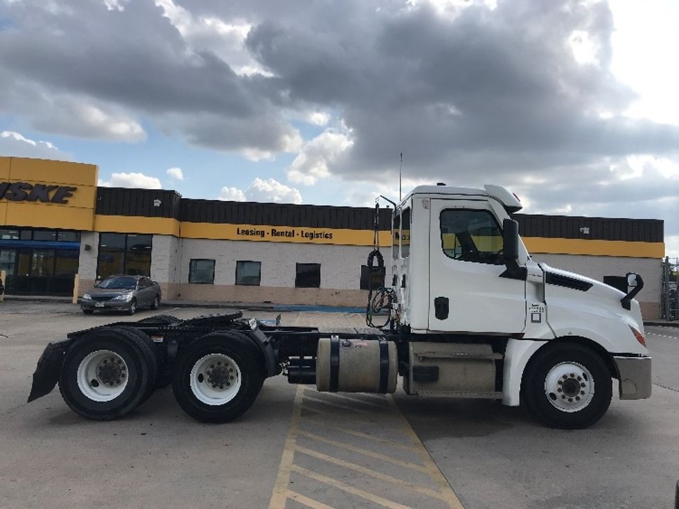 Day Cab Tractor-Heavy Duty Tractors-Freightliner-2020-T12664ST-Houston-TX-139,921\n\t\tmiles-$ 69,250 - Image 8