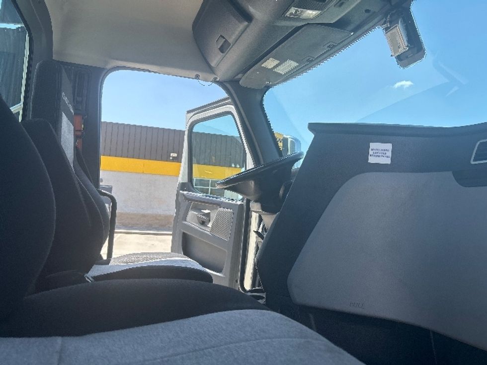 Day Cab Tractor-Heavy Duty Tractors-Freightliner-2020-T12664ST-Houston-TX-196,466\n\t\tmiles-$ 65,000 - Image 14