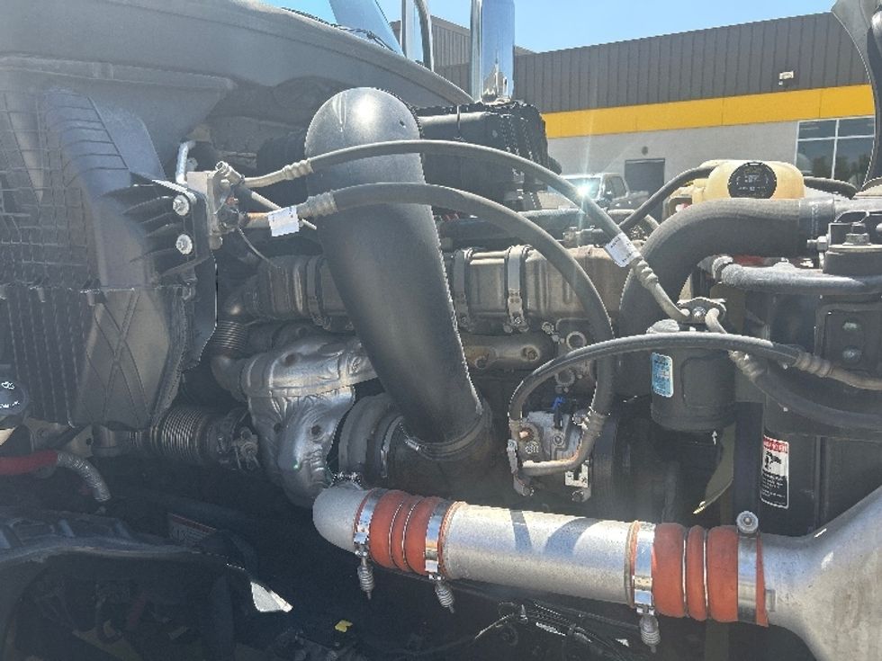 Day Cab Tractor-Heavy Duty Tractors-Freightliner-2020-T12664ST-Houston-TX-196,466\n\t\tmiles-$ 65,000 - Image 15