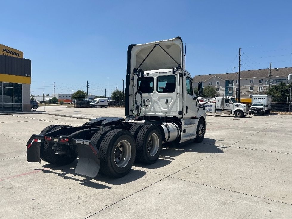 Day Cab Tractor-Heavy Duty Tractors-Freightliner-2020-T12664ST-Houston-TX-196,466\n\t\tmiles-$ 65,000 - Image 7