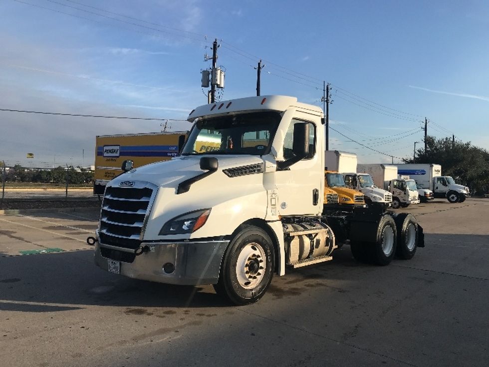 Day Cab Tractor-Heavy Duty Tractors-Freightliner-2020-T12664ST-Houston-TX-209,737\n\t\tmiles-$ 65,000 - Image 3