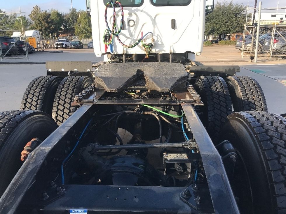 Day Cab Tractor-Heavy Duty Tractors-Freightliner-2020-T12664ST-Houston-TX-209,737\n\t\tmiles-$ 65,000 - Image 6