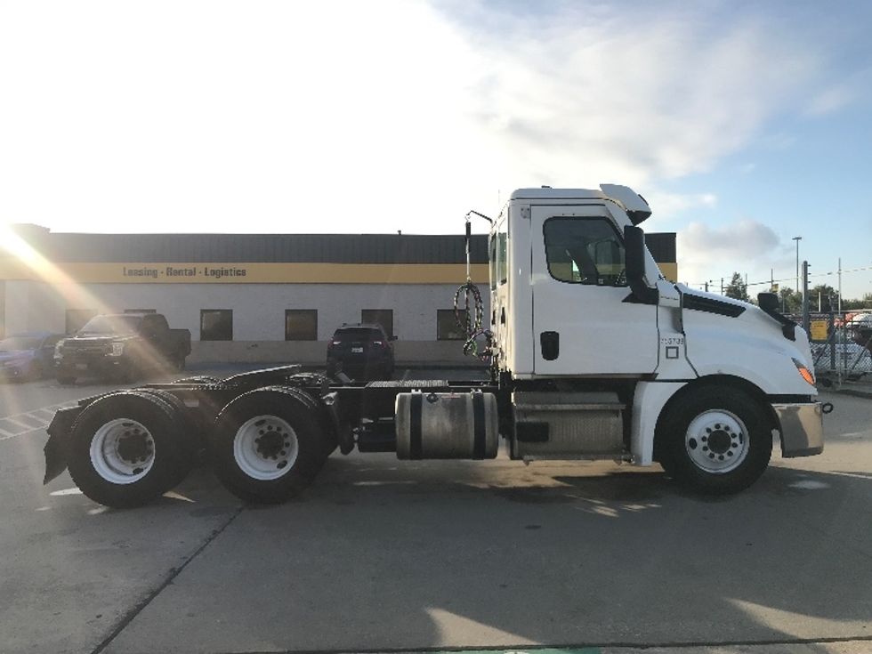 Day Cab Tractor-Heavy Duty Tractors-Freightliner-2020-T12664ST-Houston-TX-209,737\n\t\tmiles-$ 65,000 - Image 8