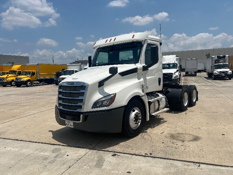 Day Cab Tractor-Heavy Duty Tractors-Freightliner-2020-T12664ST-Houston-TX-245,030\n\t\tmiles-$ 65,500 - Image 3