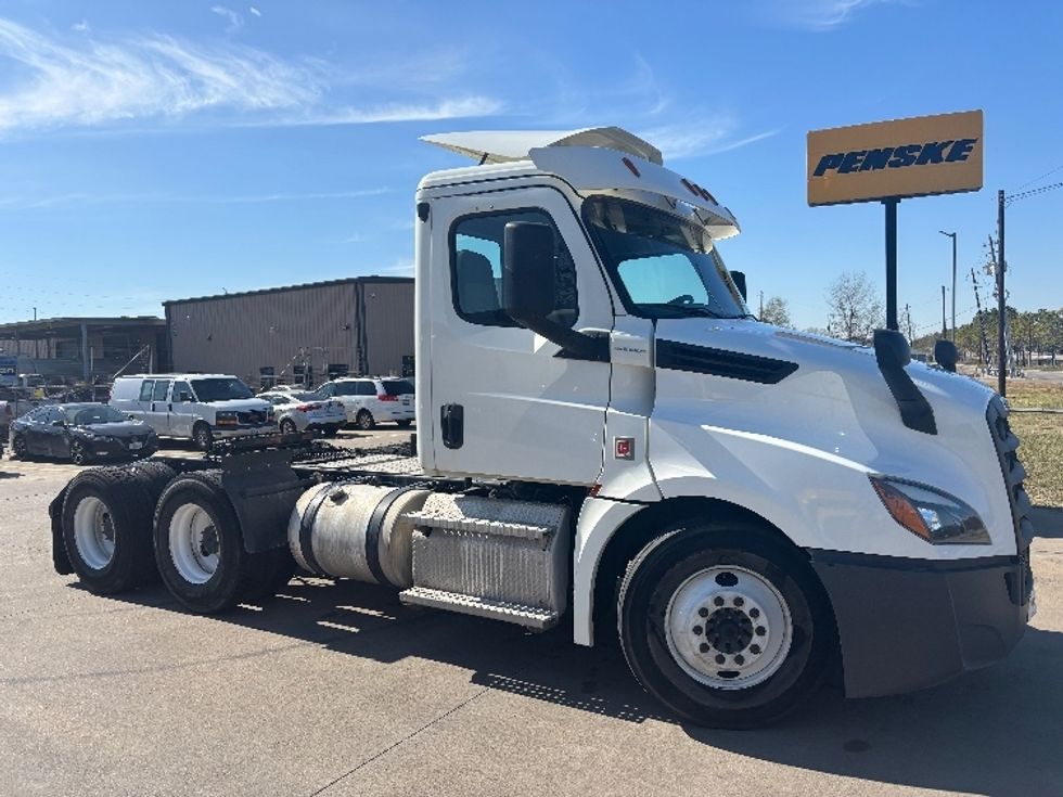 Day Cab Tractor-Heavy Duty Tractors-Freightliner-2020-T12664ST-Houston-TX-268,131\n\t\tmiles-$ 70,000 - Image 1