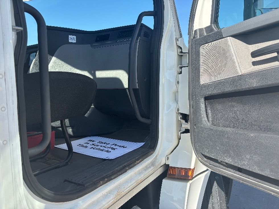 Day Cab Tractor-Heavy Duty Tractors-Freightliner-2020-T12664ST-Houston-TX-268,131\n\t\tmiles-$ 70,000 - Image 10