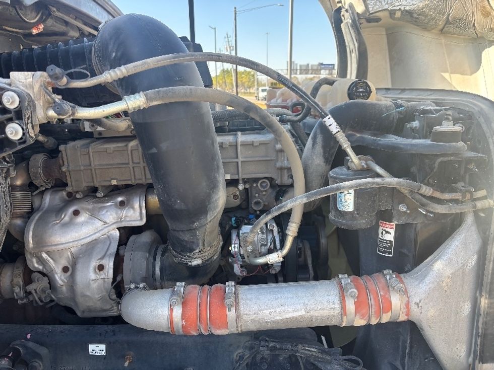 Day Cab Tractor-Heavy Duty Tractors-Freightliner-2020-T12664ST-Houston-TX-268,131\n\t\tmiles-$ 70,000 - Image 13