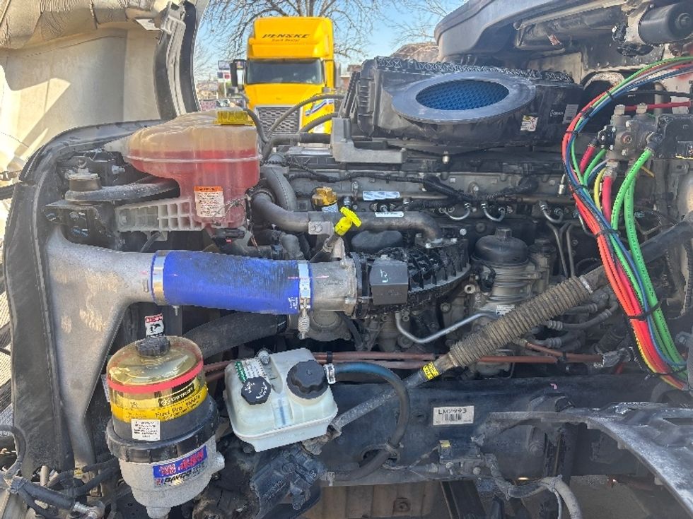 Day Cab Tractor-Heavy Duty Tractors-Freightliner-2020-T12664ST-Houston-TX-268,131\n\t\tmiles-$ 70,000 - Image 14