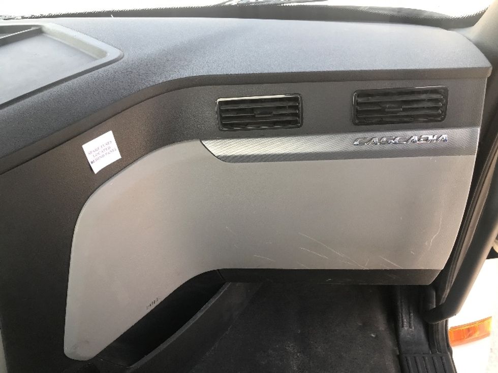 Day Cab Tractor-Heavy Duty Tractors-Freightliner-2020-T12664ST-Houston-TX-320,891\n\t\tmiles-$ 59,000 - Image 13