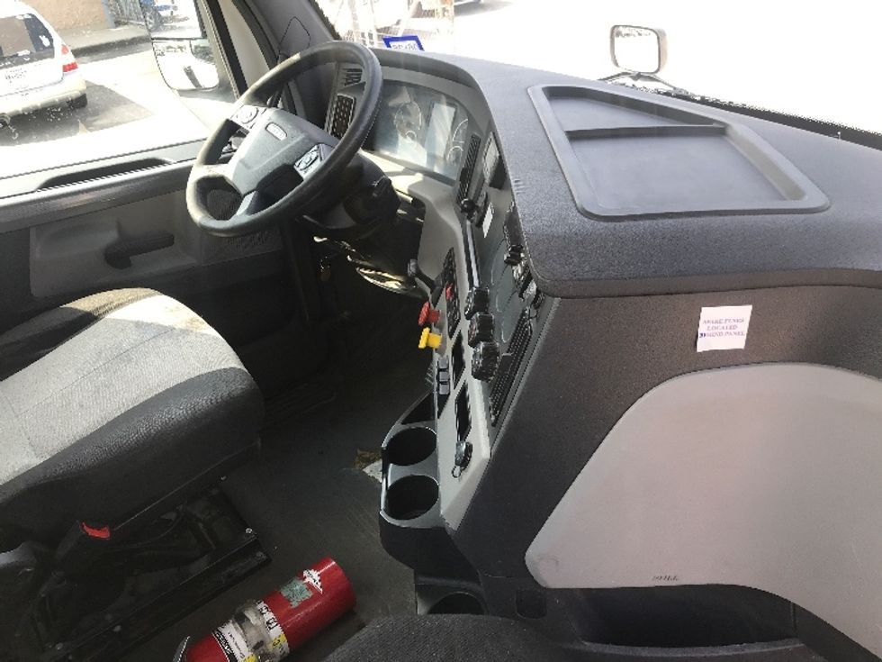 Day Cab Tractor-Heavy Duty Tractors-Freightliner-2020-T12664ST-Houston-TX-320,891\n\t\tmiles-$ 59,000 - Image 14