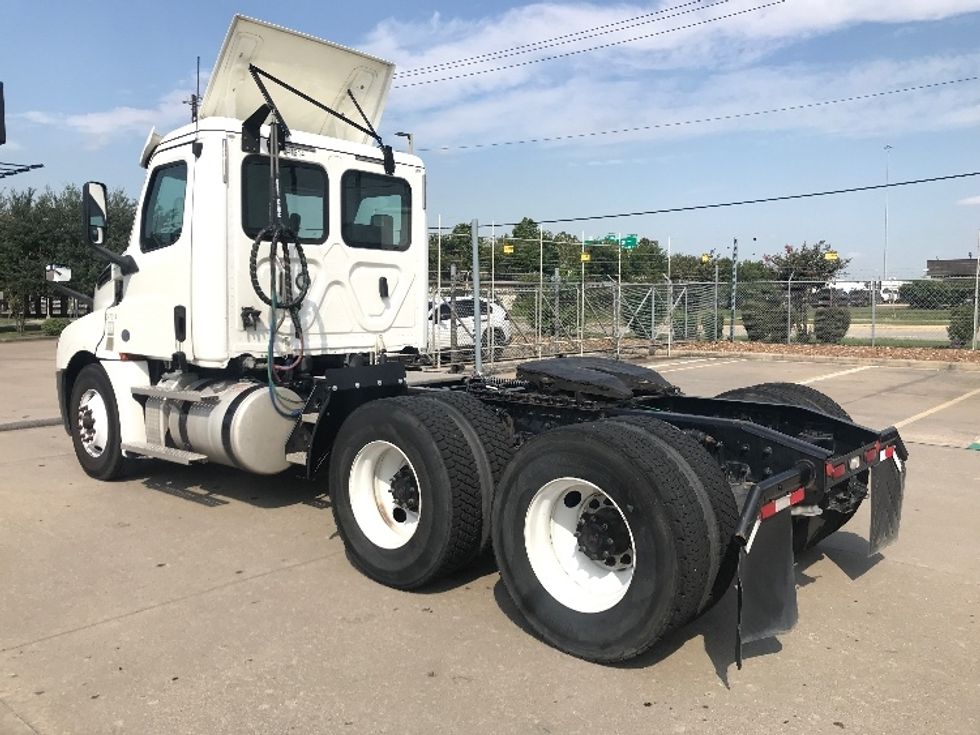 Day Cab Tractor-Heavy Duty Tractors-Freightliner-2020-T12664ST-Houston-TX-320,891\n\t\tmiles-$ 59,000 - Image 5