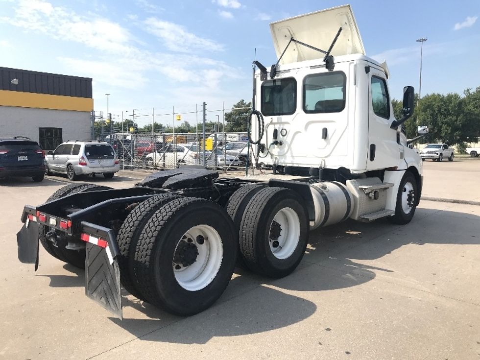 Day Cab Tractor-Heavy Duty Tractors-Freightliner-2020-T12664ST-Houston-TX-320,891\n\t\tmiles-$ 59,000 - Image 7