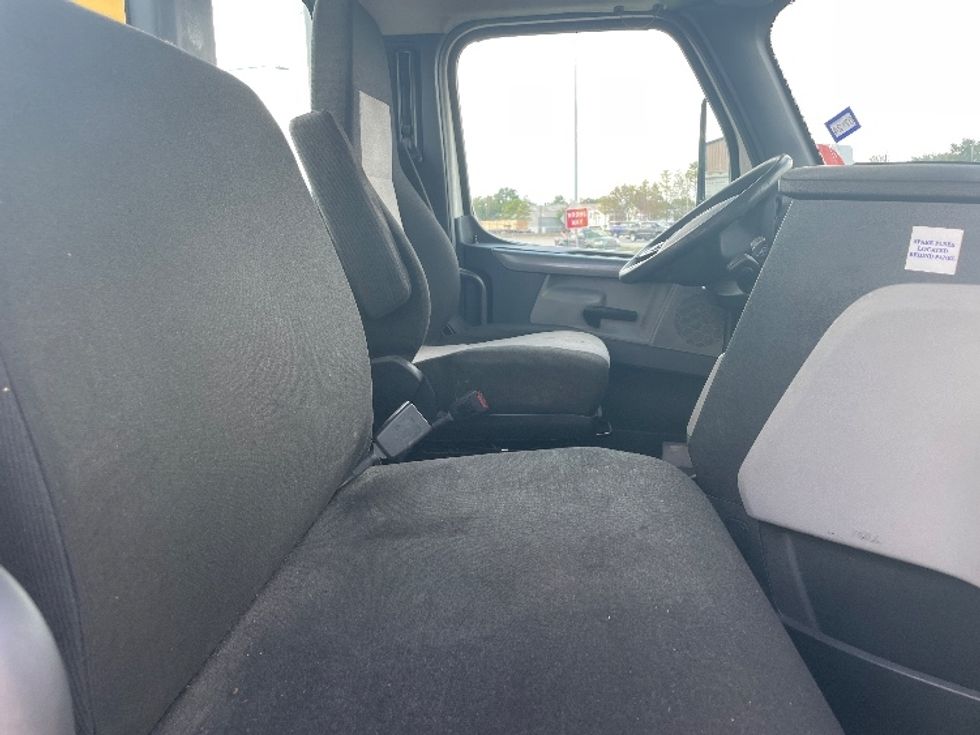 Day Cab Tractor-Heavy Duty Tractors-Freightliner-2020-T12664ST-Houston-TX-542,157\n\t\tmiles-$ 45,000 - Image 14