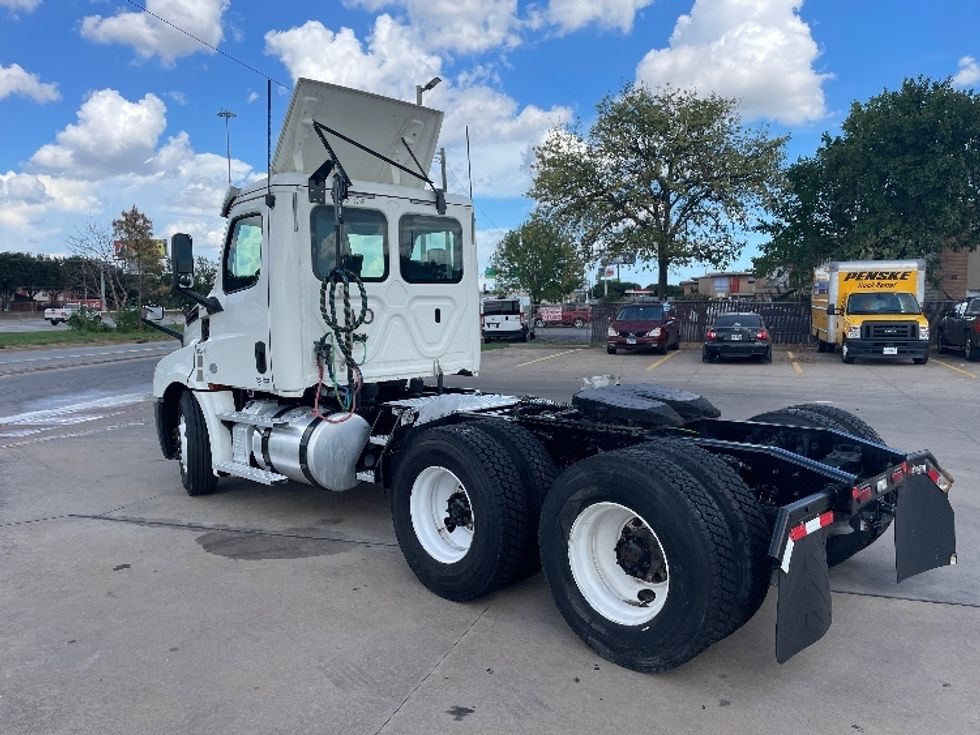 Day Cab Tractor-Heavy Duty Tractors-Freightliner-2020-T12664ST-Houston-TX-542,157\n\t\tmiles-$ 45,000 - Image 5