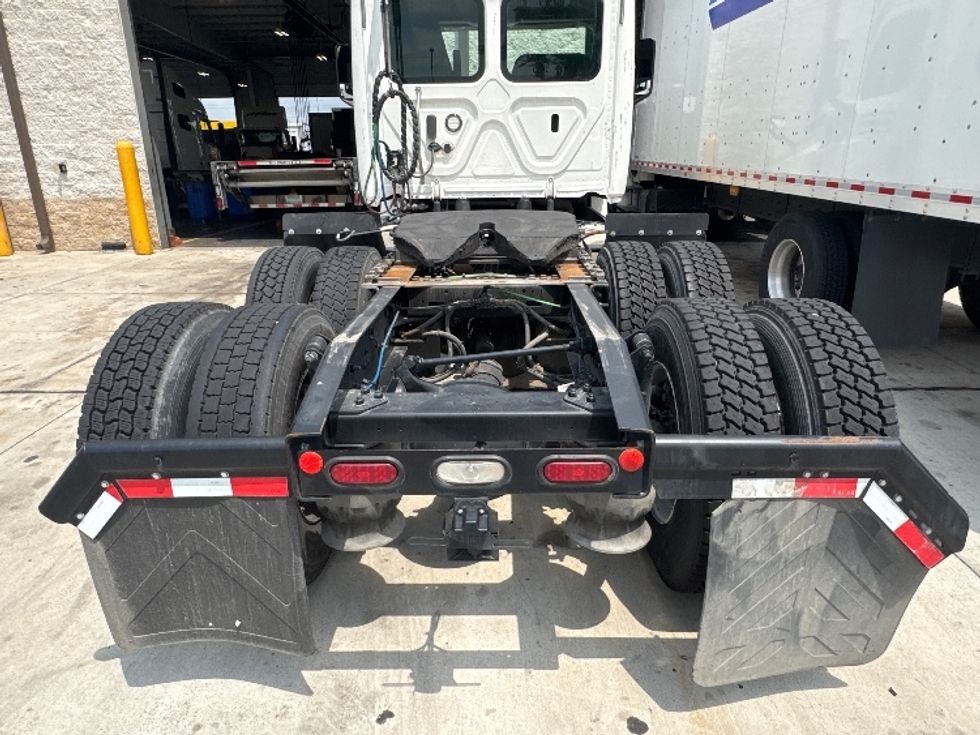 Day Cab Tractor-Heavy Duty Tractors-Freightliner-2020-T12664ST-Houston-TX-542,157\n\t\tmiles-$ 45,000 - Image 6