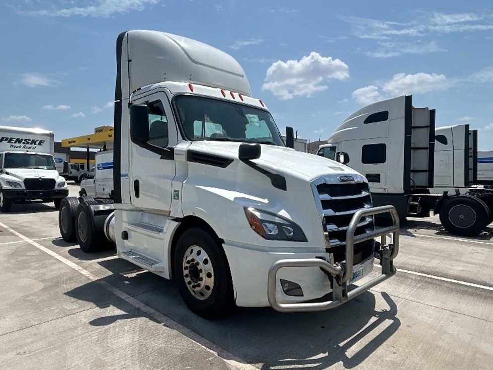 Day Cab Tractor-Heavy Duty Tractors-Freightliner-2020-T12664ST-Houston-TX-730,034\n\t\tmiles-$ 13,000 - Image 1