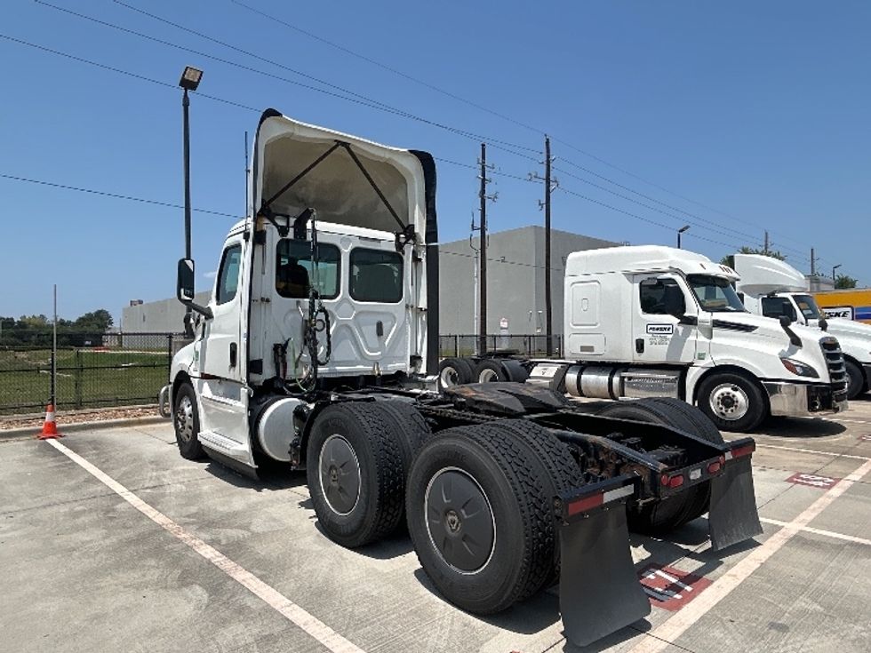 Day Cab Tractor-Heavy Duty Tractors-Freightliner-2020-T12664ST-Houston-TX-730,034\n\t\tmiles-$ 13,000 - Image 5