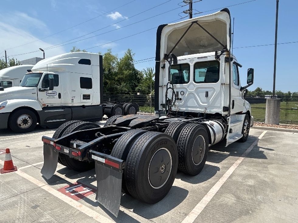 Day Cab Tractor-Heavy Duty Tractors-Freightliner-2020-T12664ST-Houston-TX-730,034\n\t\tmiles-$ 13,000 - Image 7