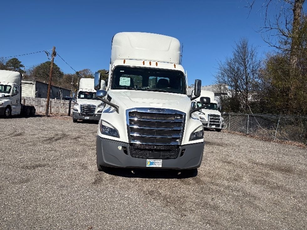 Day Cab Tractor-Heavy Duty Tractors-Freightliner-2020-T12664ST-Hueytown-AL-605,441\n\t\tmiles-$ 36,000 - Image 2