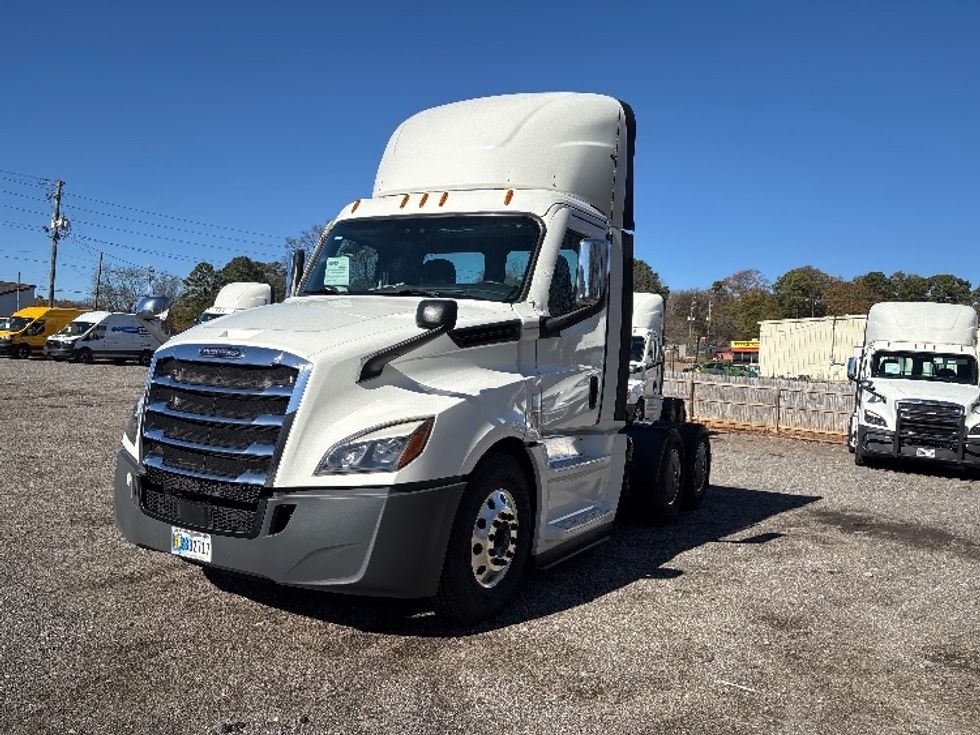 Day Cab Tractor-Heavy Duty Tractors-Freightliner-2020-T12664ST-Hueytown-AL-605,441\n\t\tmiles-$ 36,000 - Image 3