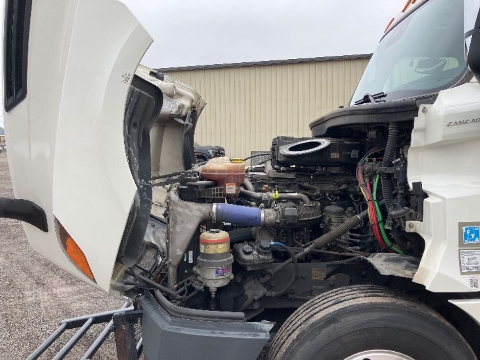 Day Cab Tractor-Heavy Duty Tractors-Freightliner-2020-T12664ST-Hueytown-AL-636,225\n\t\tmiles-$ 31,500 - Image 16