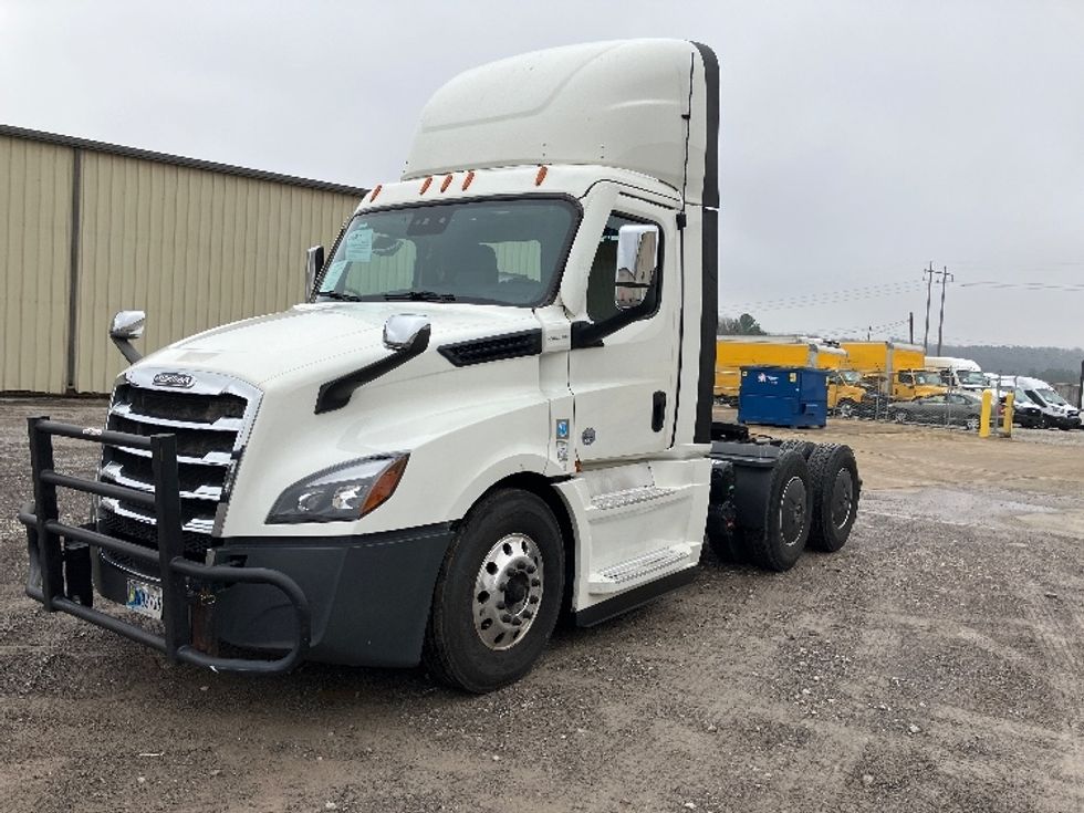 Day Cab Tractor-Heavy Duty Tractors-Freightliner-2020-T12664ST-Hueytown-AL-636,225\n\t\tmiles-$ 31,500 - Image 3